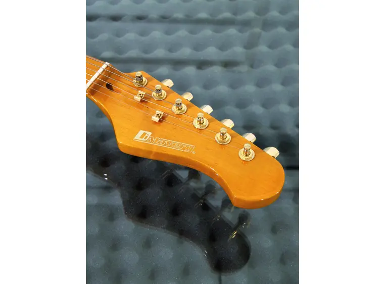 DIMAVERY ST-303 E-Guitar, amber 